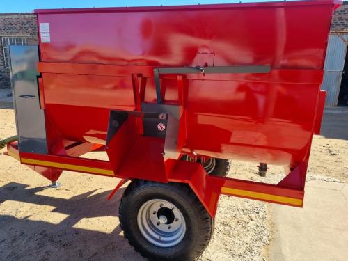 2400lt Paddle Feedmixer